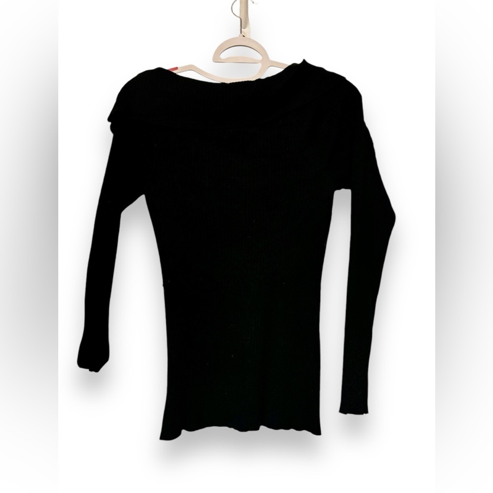 Jennifer Lopez Off The Shoulder Sweater